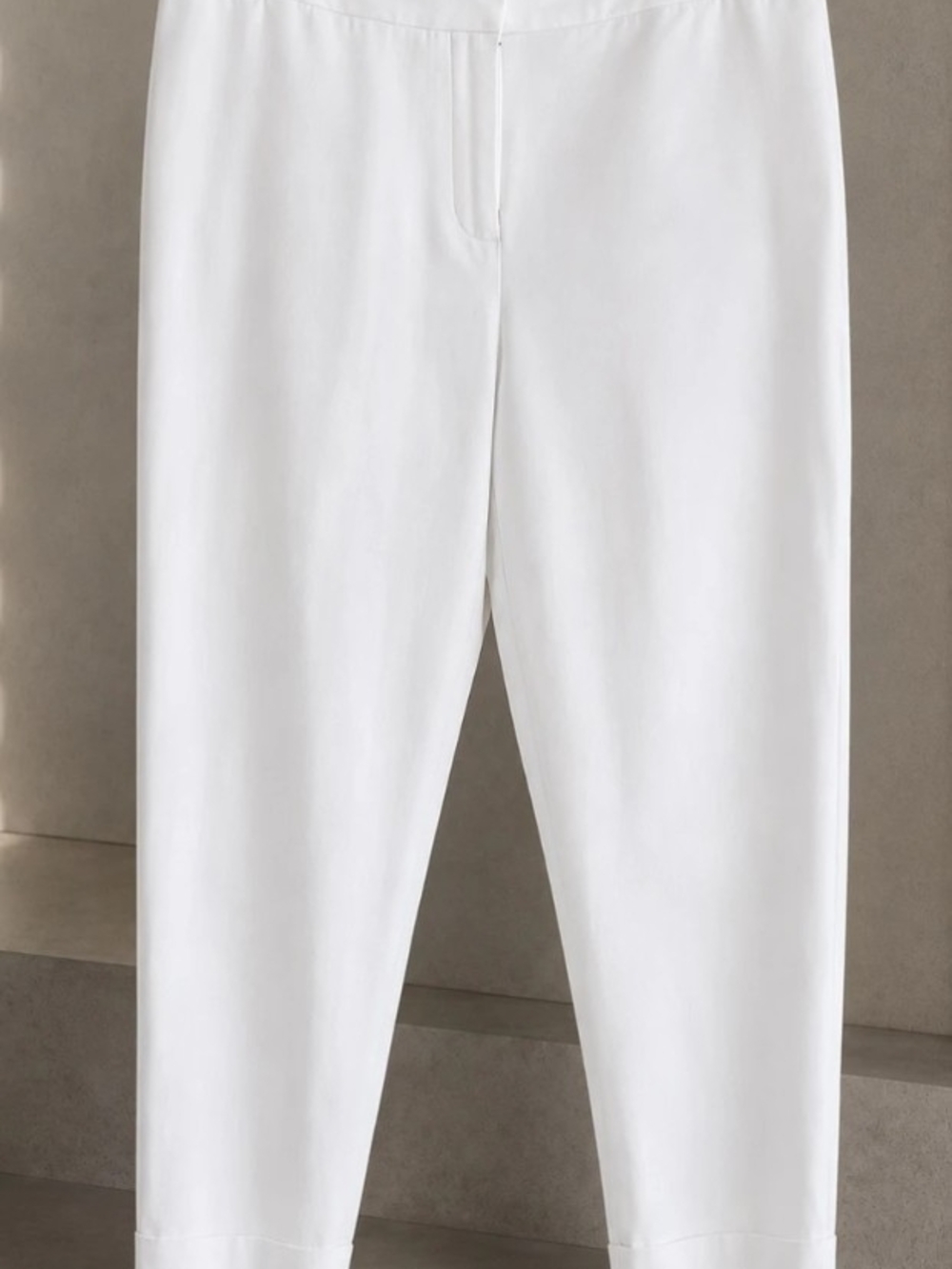 Ladies Calvin Klein White Ankle-Length Slim Cropped Pants Size 12